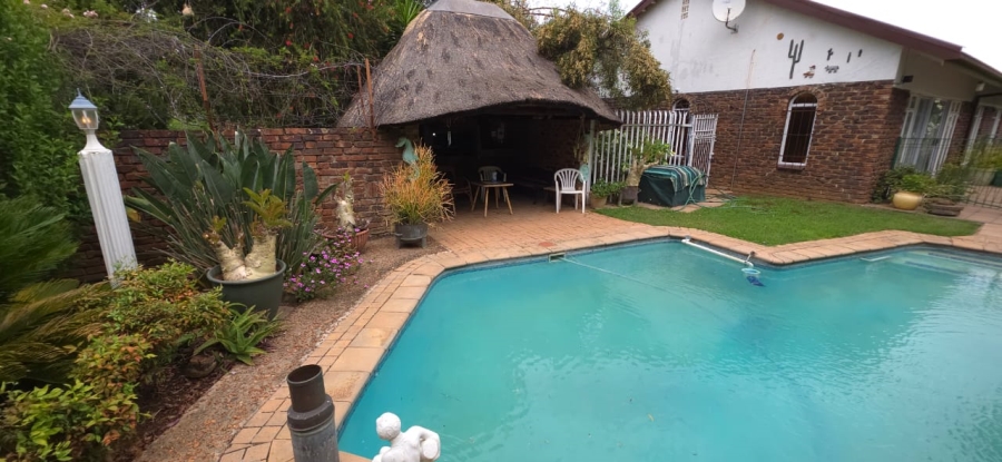 3 Bedroom Property for Sale in Potchefstroom North West